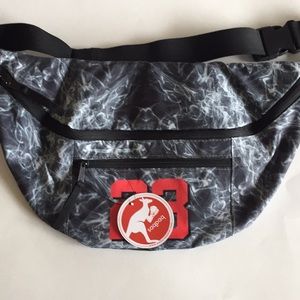 Saqpaq 23 Dual-Zip Sling Bag fanny pack